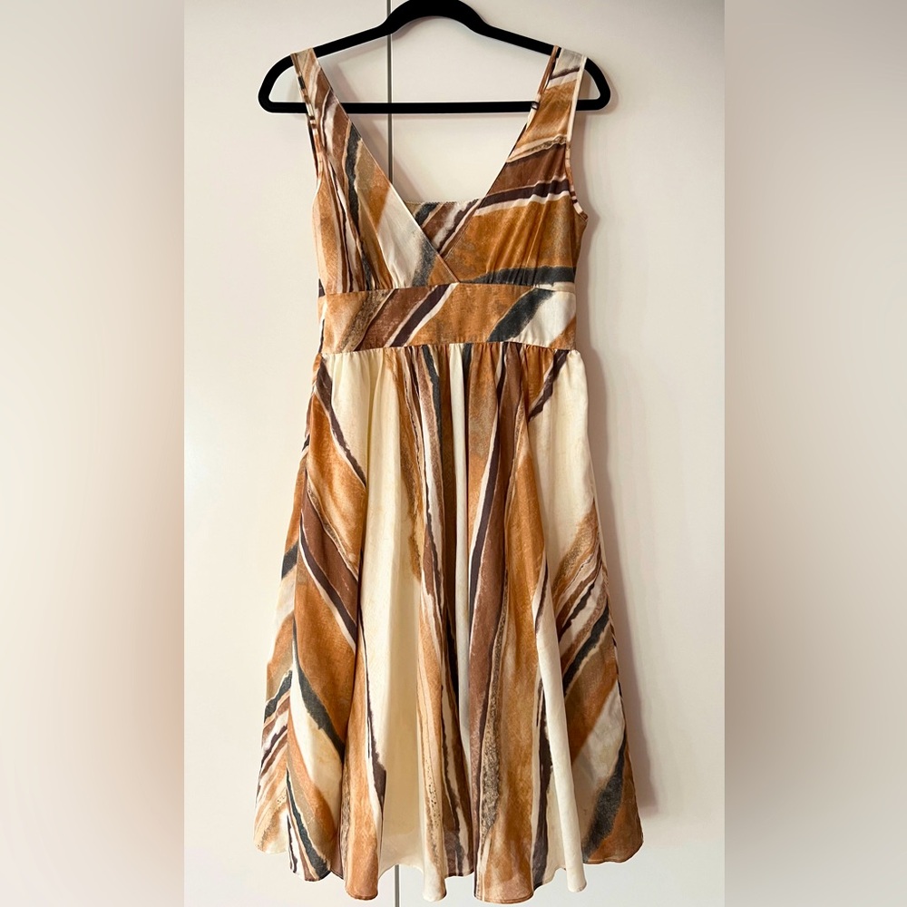 Gorgeous lined dress by Banana Republic, size 6